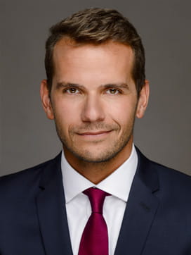 Tomas Artner Headshot